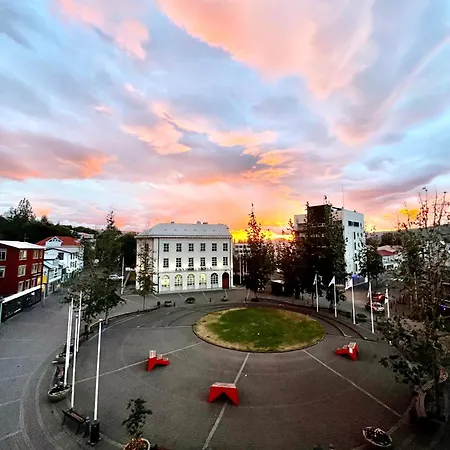 Lovely Penthouse Downtown With 3 Bedrooms Akureyri Exterior photo