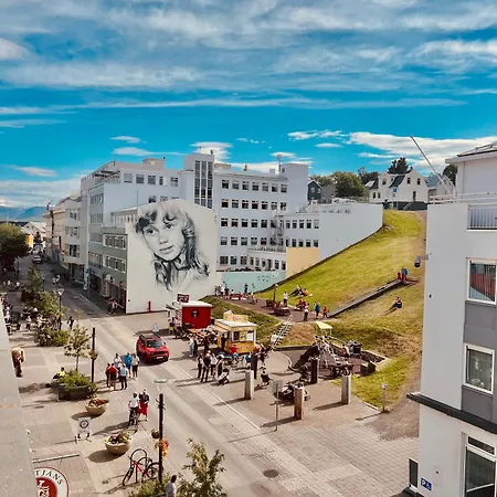 Lovely Penthouse Downtown With 3 Bedrooms Akureyri Exterior photo