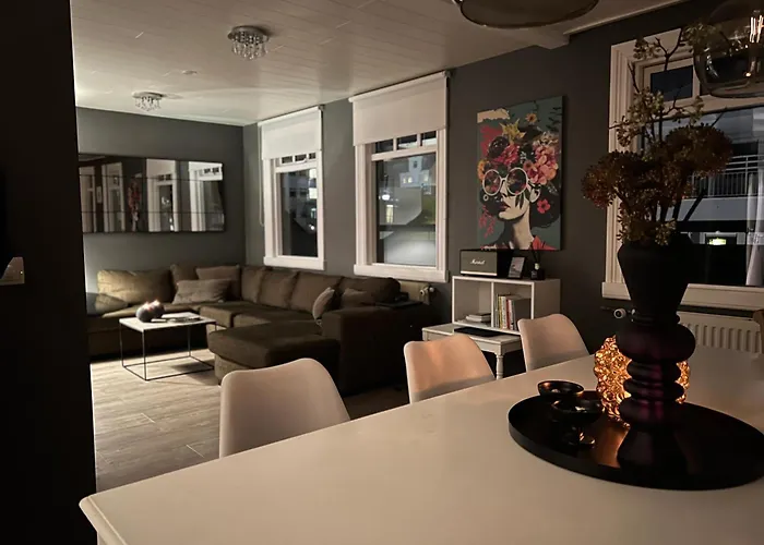 Lovely Penthouse Downtown With 3 Bedrooms