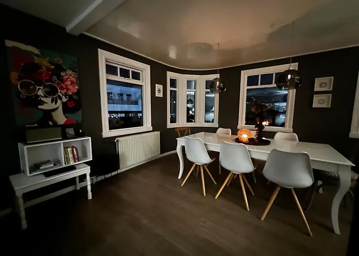 Lovely Penthouse Downtown With 3 Bedrooms