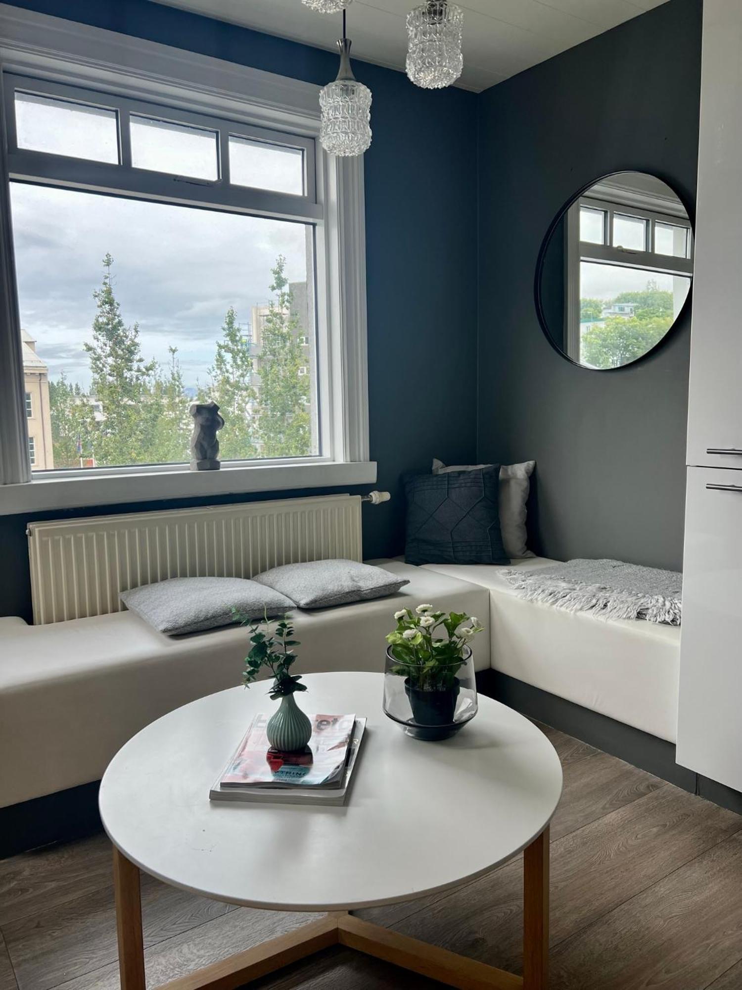 Lovely Penthouse Downtown With 3 Bedrooms Akureyri